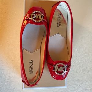 Michael kors flats size 7